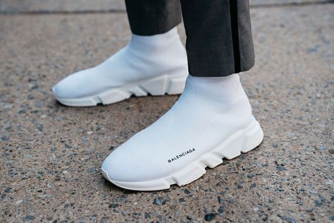 Nobody wants the hassle of having to tie up cold, wet laces. For that, we have rounded up 10 of our favorite laceless sneakers available to shop right now. Sneakers Guide, Men's Fashion Sneakers, Laceless Sneakers, Woman Sneakers, Balenciaga Speed Trainer, Balenciaga Speed, Men With Street Style, Brown Sneakers, On Sneakers