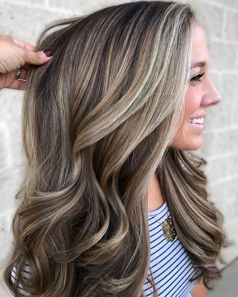 30 Stunning Ash Blonde Hair Ideas to Try in 2020 - Hair Adviser Popelavá Blond, Ash Blonde Hair With Highlights, Dark Ash Blonde Hair, Ash Blonde Hair Dye, Light Ash Blonde Hair, Ash Blonde Hair Colour, Ash Hair, Ash Blonde Highlights, Ash Blonde Balayage