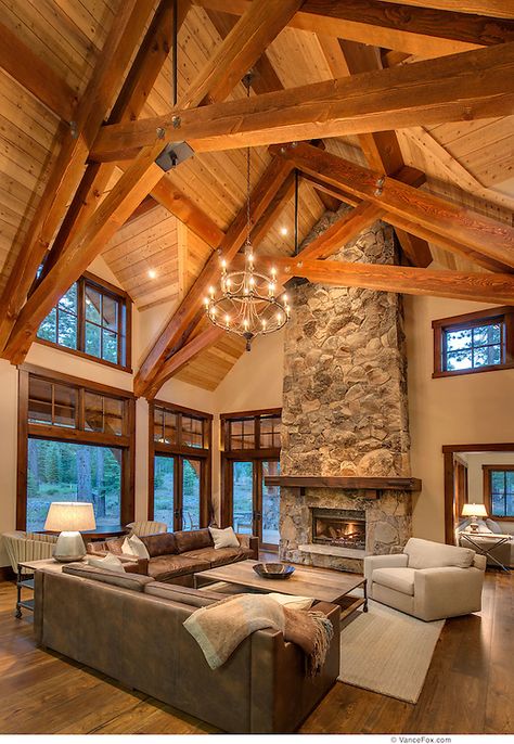 SALA DE ESTAR Cabin Room Design, Lodge Living Room, Mountain Home Interiors, Mountains Travel, Vacation Cabin, Adventure Hiking, Log Cabin Homes, Wooden Beams, Nature Adventure