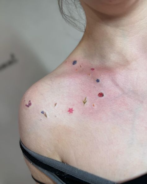 Subtle colours looks adorable 🥰🤍 #tattoouk #delicatetattoo #finelinetattoo #tattooartistuk #floraltattoo #bothanicaltattoo Tattoo Uk, Fineline Tattoo, Delicate Tattoo, Sternum Tattoo, Line Flower, Fine Line Tattoos, Line Tattoos, Color Lines, Color Tattoo