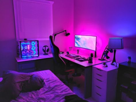 Small Gaming Bedroom, Small Gaming Room Ideas, Gaming Setup Bedroom, Gaming Bedroom Ideas, Gaming Bedroom, Gamer Bedroom, Small Game Rooms, Computer Gaming Room, Gamer Room Decor