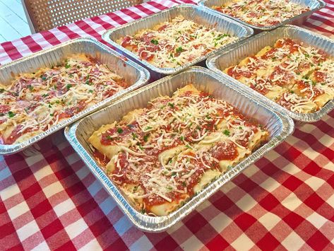 Ciao Chow Linda: Lasagna Roll-Ups for a crowd Casserole For A Crowd, Italian Buffet, Lasagna Recipes, Pasta Party, Lasagna Rollups, Large Family Meals, Meal Train Recipes, Pasta Bar, Lasagna Rolls