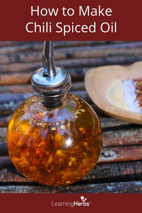 Homemade Hot Pepper Oil, Infused Chili Oil, Chilli Infused Olive Oil, Homemade Infused Olive Oil Christmas Gifts, Chilli Olive Oil Recipe, Chili Olive Oil, Chili Olive Oil Recipes, Flavoured Oils Homemade, Hot Pepper Infused Olive Oil