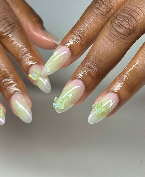 Iridescent Nails, Kylie Nails, Beach Nail Designs, Green Acrylic Nails, Summer Nails Beach, Green Nail Art, Cute Short Nails, Short Nails Art, Japanese Nails