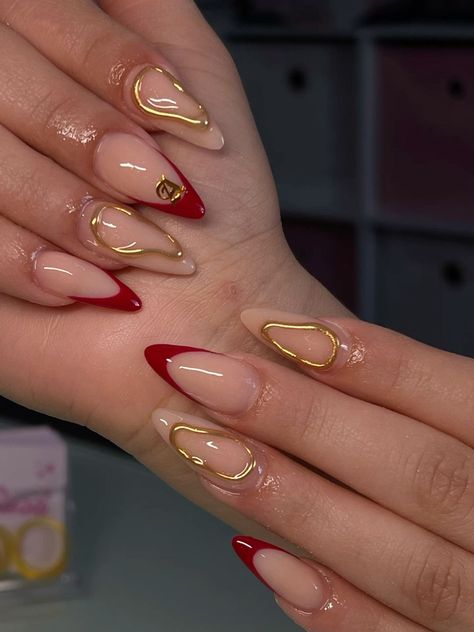 Almond Nails With Red Design, Red With Gold Nails, Red Gold Nails Design, Almond Nails Designs Red, Birthday Nails Almond, Gold Almond Nails, Red And Gold Nail Designs, Almond Nails Red, Red And Gold Nails