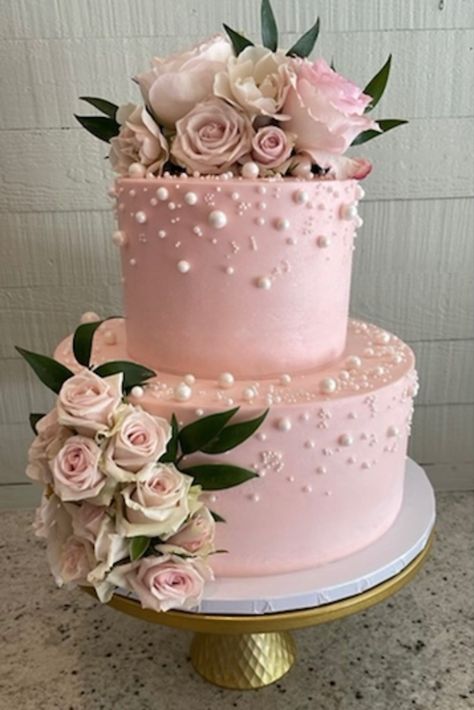 Sweet 16 Party Ideas Blush Pink, Sweet 16 Pink White Gold, Pink Centerpieces Birthday Sweet 16, Sweet 16 Vintage Cake, Sweet 16 Hall Decorations, Pink Rose Party Theme, Sweet 16 Party Flower Theme, 2 Layer Pink Cake, 3 Layer Pink Cake