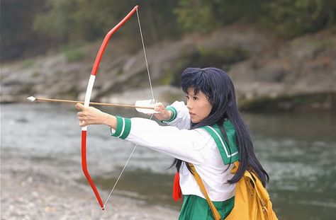 Kagome Kagome Cosplay, Inuyasha Cosplay, Inuyasha Fan Art, Yellow Backpack, Kagome And Inuyasha, Cosplay Inspiration, Kagome Higurashi, An Arrow, Cosplay Photos