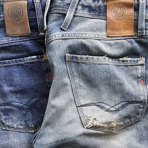 #Replay #Jeans #Denim #Denimedit #USC Denim Jeans Ideas, Jeans Details, Men's Denim Style, Embroidery Denim, Replay Jeans, Denim Pocket, Denim Jeans Men, Leather Label, Denim Trends