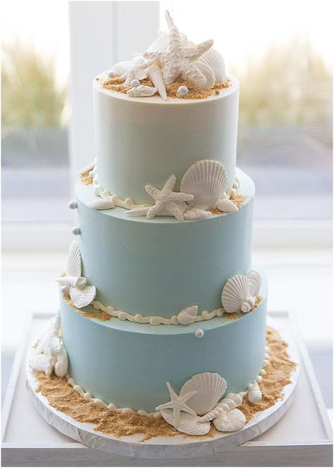 Beach Theme Wedding Cakes, Dessert Wedding, Beach Themed Cakes, Beach Wedding Decorations Reception, Ocean Cakes, Wedding Cake Ombre, Beach Wedding Ideas, Seashell Wedding, Summer Wedding Cakes