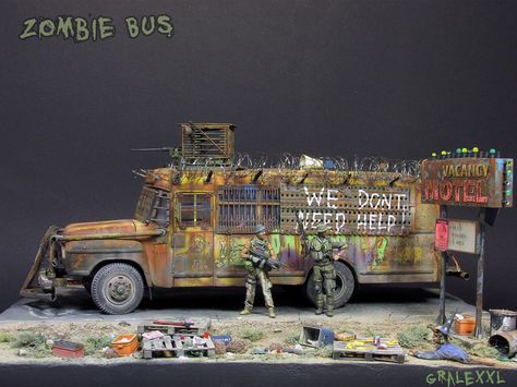 "Zombie Bus" MICROACE 1/32 scale, heavily modified. By Alexey Gruzdev aka Алекс-Минск. #diorama #model_cars #scale_model #Zombie_Apocalypse Zombie Apocalypse Diorama, Apocalypse Diorama, Zombie Apocalypse Car, Apocalyptic Diorama, Zombie Diorama, Zombie Survival Vehicle, Monster Under The Bed, Apocalypse Art, Military Action Figures