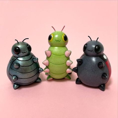 Polymer Clay Bugs, Ceramic Insects, Clay Insects, Clay Bugs, Bug Sculpture, Ceramic Business, Clay Chibi, Goblincore Room, Garden Ceramics