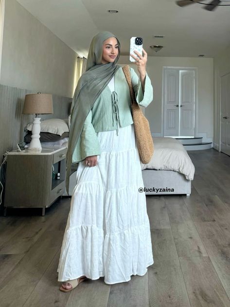 Modest Outfits Muslim, Modest Girly Outfits, Outfits Muslim, Stylish Outfits Casual, Hijab Fashion Summer, Hijabi Fits, Modest Outfit Ideas, Modest Casual Outfits, Stile Hijab