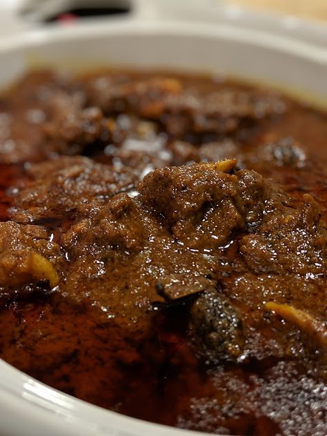 Kosha Mangsho Recipe, Lamb Bhuna, Kosha Mangsho, Lamb Curry Recipes, Mutton Korma, Mutton Gravy, Beef Biryani, Mutton Curry Recipe, Baked Cakes