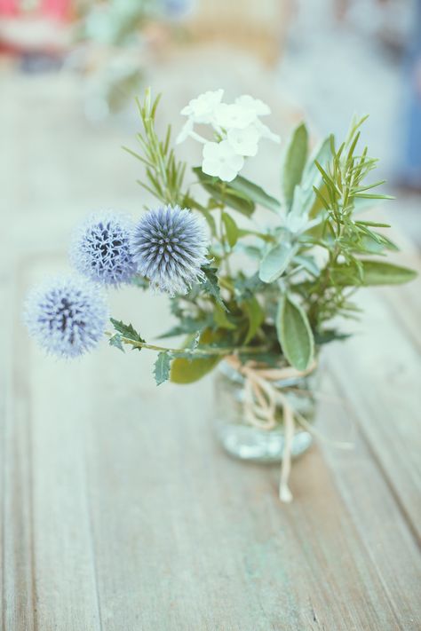 Bud Vase Blue Flowers, Flowers Arrangements Simple, Globe Thistle, Twenties Style, Flower Decorations Diy, Flower Vase Arrangements, Flower Arrangements Simple, Flowers Arrangements, Lake Wedding