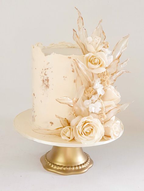 Rustic Boho Cake Design, Wedding Cake Designs 1 Layer, Boho Anniversary Cake, Boho Cakes Wedding, Engaged Cake Ideas, Small Elegant Cake, Elegant Boho Wedding Cake, Bohemian Cake Ideas, Tiered Cake Ideas