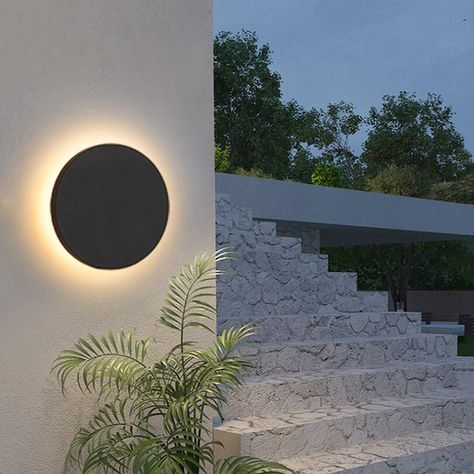 Outdoor wall lighting