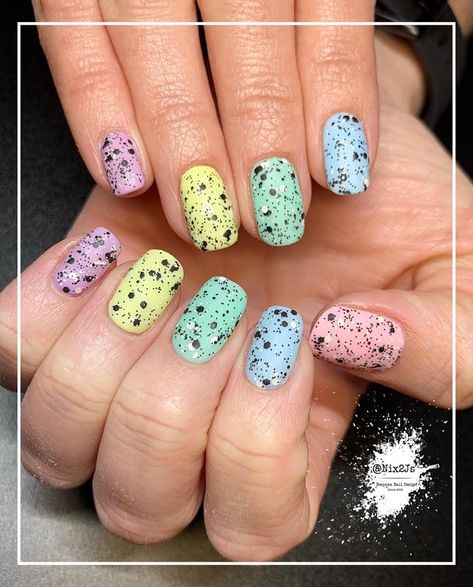 Speckle Egg Nails, Easter Speckled Nails, Speckled Easter Egg Nails, Easter Nail Dip Ideas, Mini Eggs Nails, Easter Nail Ideas Spring Pastel Colours, Glitter Easter Nails, Easter Nails Design Spring Pretty Pastel, Easter Fingernails