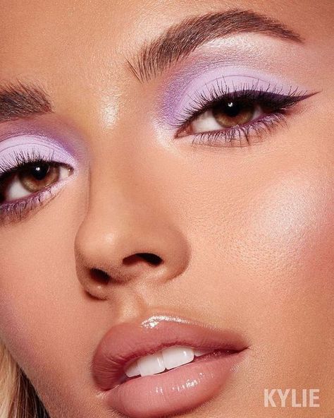 Make Up Color, Eye Makeup Glitter, Pastel Makeup, Purple Palette, Purple Eye Makeup, Kim K Style, Jessie James, Purple Makeup, Kardashian Kollection