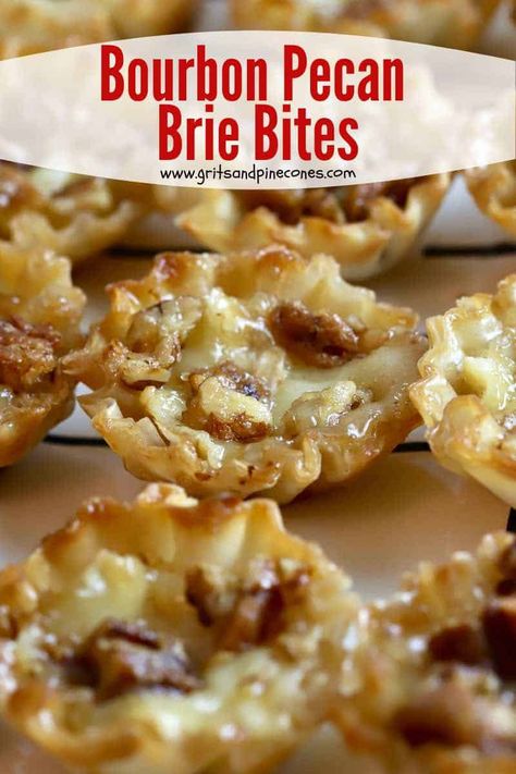 Appetizers For Christmas, Pecan Brie, Southern Appetizers, Phyllo Cups, Brie Bites, Brie Recipes, Make Ahead Appetizers, Fingerfood Party, Appetizers Easy Finger Food