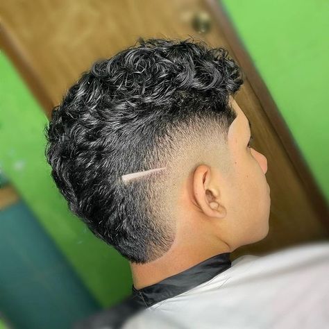 45 + Burst Fade Haircuts For Men- Men's and Women Hair, Haircuts, Fade Haircuts, short, medium, long, b… em 2022 | Aparência de cabelo, Penteados masculinos, Barba e cabelo V In The Back Haircut, Burst Fade With Long Hair, Mid Burst Fade, Burst Fade Mullet, Burst Fade Haircut, Burst Fade Mohawk, Undercut Fade, Haircut Selfie, Mohawk Hairstyles Men