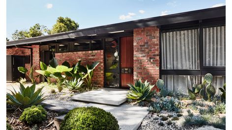 This Mid '60s Sibbel Home In Healesville Is A True Family Legacy 6 Bedroom House, Mid Century Modern Home, Top Architects, Mid Century Architecture, Yarra Valley, Australian Architecture, Architecture Awards, Interior Garden, Australian Homes