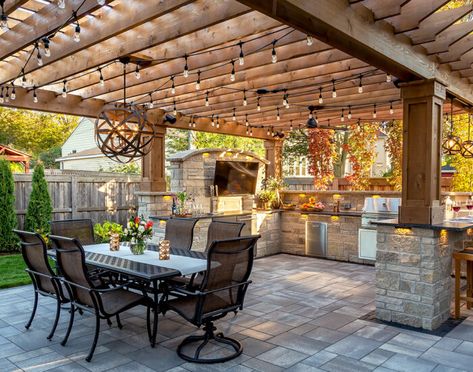 Outdoor Kitchen Design Modern, Outdoor Kitchen Plans, Outdoor Fireplace Patio, Outdoor Patio Designs, Backyard Fireplace, Backyard Pavilion, Backyard Kitchen, Outdoor Kitchen Patio, Kitchen Outdoor