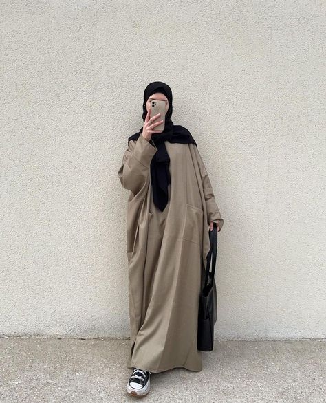 Abaya And Sneakers Hijab Outfit, Oversized Abaya, Modest Outfits Muslim, Outfits Muslim, New Hijab, Outfits Hijab, Modesty Outfits, Muslim Outfits Casual, Muslim Fashion Hijab Outfits