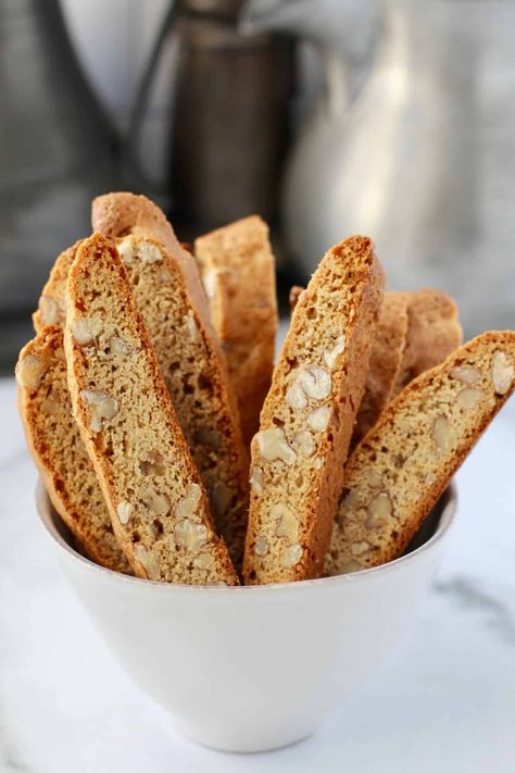 Fall Biscotti Recipe, Maple Biscotti, Pecan Biscotti, Apple Pear Crisp, Biscotti Recipes, Cranberry Walnut Bread, Mason Jar Desserts, Dump Cake Pumpkin, Almond Biscotti