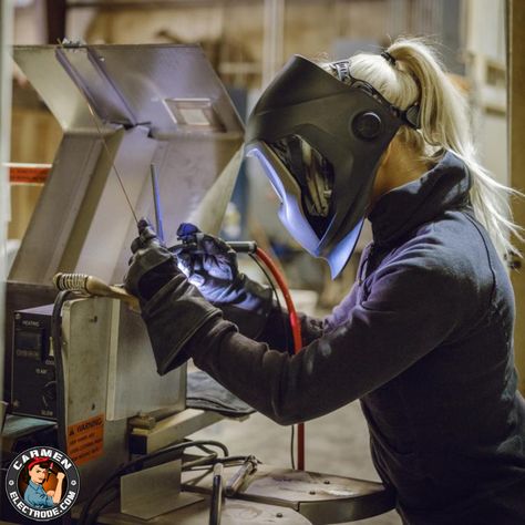 Women Welder Pictures, Smaw Welding, Welding Women, Women Welder, Morning Reading, Welding Crafts, Tig Welder, Welding Jobs, Welding Technology