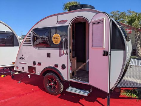 For twenty years, Little Guy has been producing old camper designs in new and exciting ways. Let's see what makes these teardrops stand out! Little Guy Campers: Vintage-Inspired Teardrop Campers for the Modern Explorer #rvlife #rvliving #rvlifestyle #littleguycampers #littleguytrailers #teardropcampers Teardrop Campers, Small Travel Trailers, Old Campers, Camping Needs, Retro Campers, Rv Lifestyle, Teardrop Camper, Full Time Rv, Camper Ideas