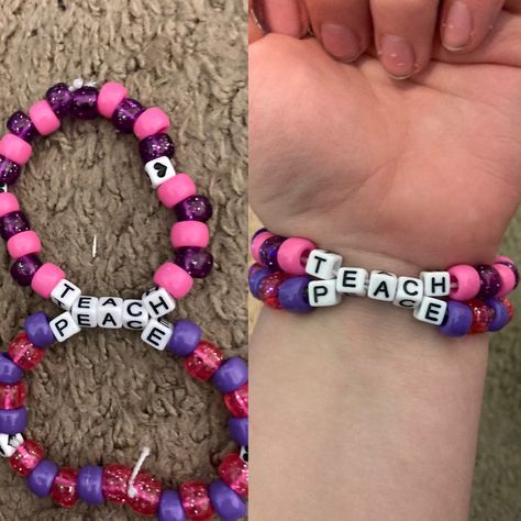 Rave Candies Bracelets, Best Friend Kandi Bracelets, Candy Bracelet Ideas, Matching Kandi Bracelets, Rave Kandi Ideas, Rave Candy, Kandi Singles, Rave Bracelets, Rainbow Loom Patterns