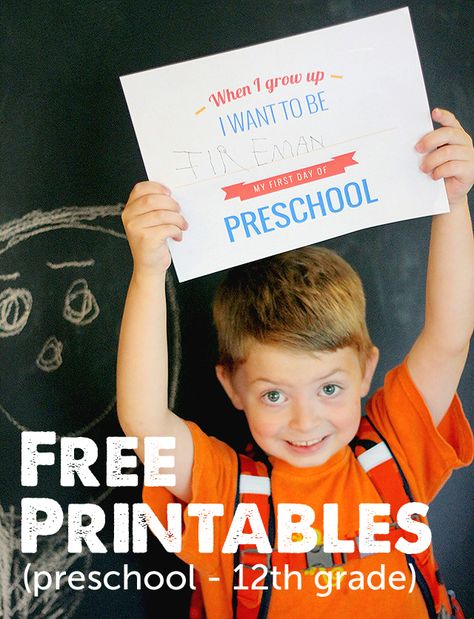 I'm using this free printable pack to document what my daughter wants to be every year on her 1st day of school and then I'll turn it into a photo book! First Day Of School Signs, Free Preschool Printables, Messy Kids, School Printables, School Photo, Free Preschool, 1st Day Of School, Preschool Printables, School Signs