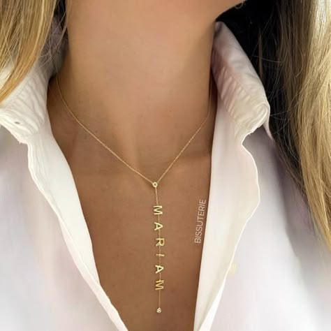 Necklace Name Design, Minimalist Necklace Gold, Gold Earrings Models, Fancy Jewelry Necklace, Modern Gold Jewelry, Pretty Jewelry Necklaces, Gold Jewellery Design Necklaces, Classy Jewelry, Fancy Jewellery