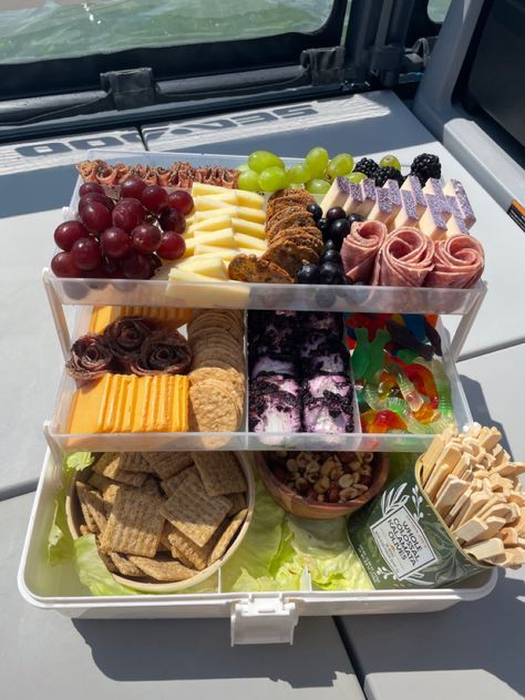 Snack Tackle Box Ideas, Shackle Box For Adults, Fishing Snack Ideas, Easy Boat Snack Ideas, Tacklebox Snacks, Tackle Box Charcuterie, Snackle Box Ideas For Adults, Snacklebox Ideas, Snackle Box Ideas