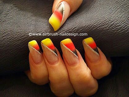 Nails Airbrush Nail, Airbrush Nail Art, Flag Nails, Manicure Nail Designs, Airbrush Nails, German Flag, French Nail Designs, Cute Gel Nails, National Flag