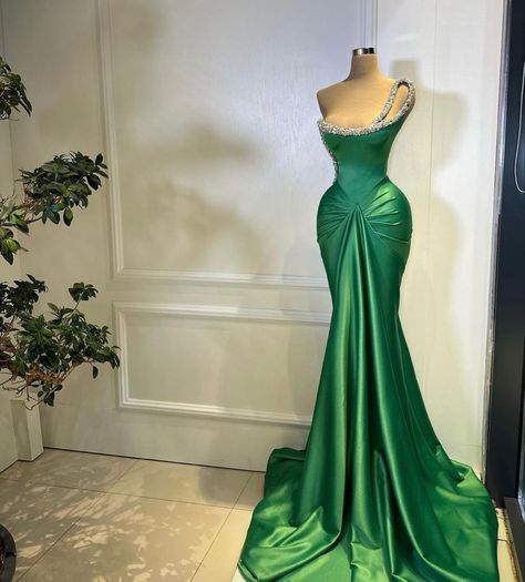 Emerald Green Evening Dress, Green Mermaid Prom Dress, Glamouröse Outfits, Green Evening Dress, Mermaid Evening Gown, Senior Prom Dresses, Classy Prom Dresses, Stunning Prom Dresses, Mermaid Prom Dress