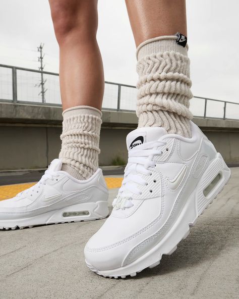 Nike Air Max 90 Women's Shoes. Nike.com Nike Air Max 90 Se, Nike Air Max 90 Women, Nike Air Force Max, All White Sneakers, Nike Air Max White, Nike Golf Shoes, Running Sneakers Women, Iridescent Color, Nike Zoom Pegasus