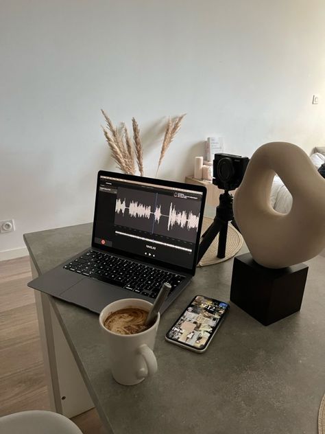 Podcast Studio Astetic, Vision Board Pictures Podcast, Podcast Success Aesthetic, Podcast Aethestic, Podcast Mic Aesthetic, Vision Board Inspo Pictures Podcast, Podcast Recording Aesthetic, Content Vision Board, Cute Podcast Setup