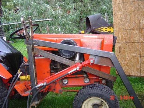 Homemade Case/Ingersoll Front end loader - Lawn Mower Forums : Lawnmower Reviews, Repair, Pricing and Discussion Forum Garden Tractor Attachments, Yard Tractors, Front End Loader, Homemade Tractor, Tractor Loader, Tractor Idea, Tractor Accessories, Small Tractors, Tractor Implements