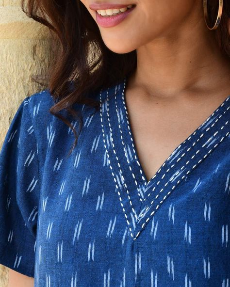 V Neck Kurti Design, Salwar Neck Designs, Churidar Neck Designs, Simple Kurta Designs, Designer Kurti Patterns, Simple Kurti Designs, Neck Designs For Suits, Kurti Neck, Kurti Embroidery Design