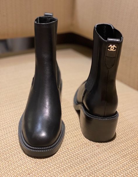 Dhgate Finds Shoes, Chanel Boots Outfit, Channel Boots, Dhgate Finds, White Nursing Shoes, Royal Shoes, Chanel Ankle Boots, Boots Chanel, Leather Thigh Boots