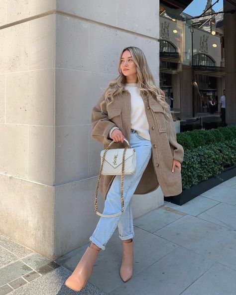 FREYA KILLIN. on Instagram: “Blaming the rain for the outfit repeat .. although it’s one of my fav looks just recently! Jacket - @hm Jeans - @zara Boots - @justfabeu…” Cream Purse Outfit, Oversized Demin Jacket Outfit, Freya Killin, 2023 Ootd, Look Adidas, Skandinavian Fashion, Plaid Outfits, Elegante Casual, December 2023