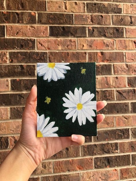 Adorable daisy painting for sale, original acrylic painting on canvas! Cute Simple Paintings Ideas Flowers, Daisy Flower Painting Simple, Daisy Flower Art Painting, Small Daisy Painting, Daisy Painting Aesthetic, Small Canvas Paintings Flowers, Ngelukis Simple, Easy Acrylic Painting Ideas Step By Step, Daisy Canvas Painting