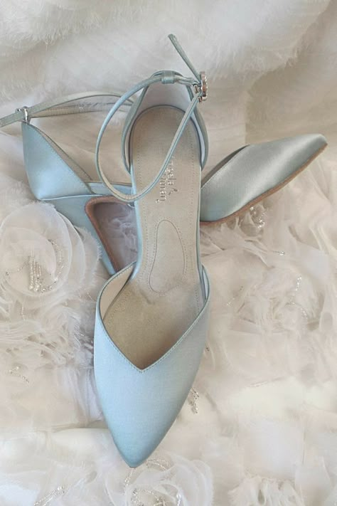 Dr Shoes, Wedding Boots, Chique Outfits, Bridal Heels, Fancy Shoes, Aesthetic Shoes, Stiletto Pumps, Pole Dance, Pretty Shoes