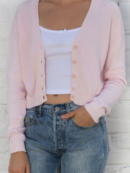 Dress And Cardigan Outfit Aesthetic, Pink Cardigan Outfit Aesthetic, Dress And Cardigan Outfit, Pink Cardigan Outfit, Cardigan Outfit Aesthetic, Piper Halliwell, Floral Clothes, Luanna Perez, Cardigan Y2k