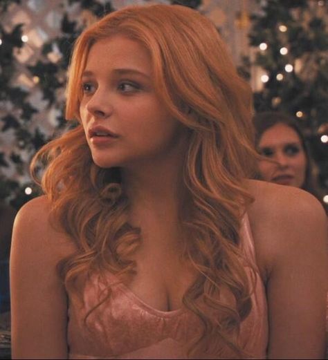 Chloë Grace Moretz in Carrie. She was AWESOME in that movie. intense Carrie 2013, Carrie Movie, Carrie White, Chloe Grace Mortez, Hit Girls, Chloë Grace Moretz, Chloe Moretz, Grace Moretz, Desperate Housewives