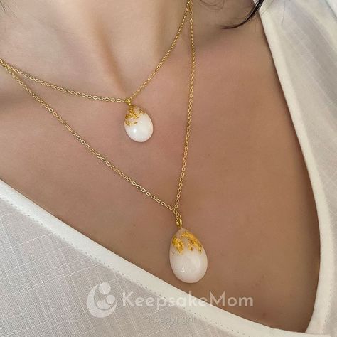 Breastmilk necklace jewelry Bf Jewelry, Breastmilk Pendant, Breastmilk Necklace, Milk Jewelry, Jewel Design, Breastmilk Jewelry, Resin Lamp, Resin Design, Epoxy Resin Crafts