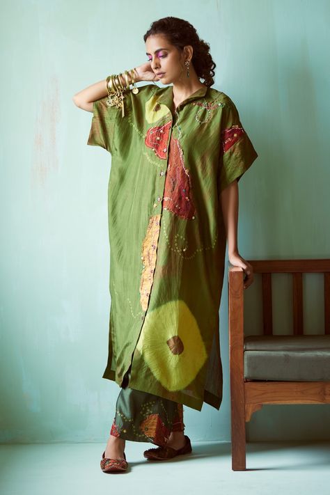 Shop for Medha Green Tie-dye Tunic And Pant Set for Women Online at Aza Fashions Embroidered Kaftan, Embroidered Tie, Silk Pant, Tie Dye Tunics, Abstract Hand, Embroidered Pants, Silk Kaftan, Gathered Dress, Scrap Fabric