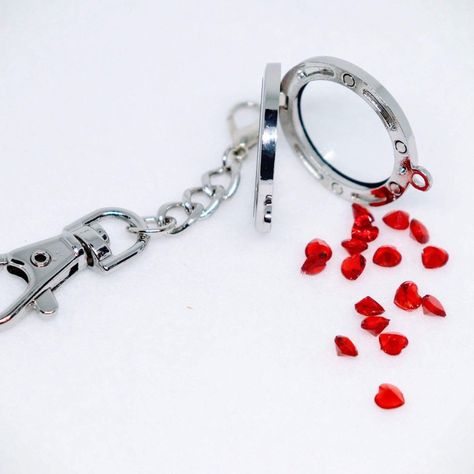 This Is A Beautiful Round 30mm Magnetic Floating Locket Key Chain That Is Perfect For Your Floating Charm Sets. Charms Are Not Included. They Are Shown For Demonstration Purposes Only. Free Shipping. Floating Lockets, Floating Charms, Locket Charms, Charm Set, Locket, Floating, Women Jewelry, Chain, Silver