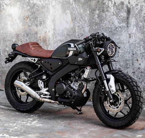 Old Motorcycles Vintage, Modern Classic Motorcycle, Beautiful Motorcycles, Pretty Bikes, Modern Motorcycle, Estilo Cafe Racer, Classic Motorbike, Motorcycle Build, Yamaha Xsr